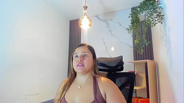 ElaBournn_ élő XXX-chatje