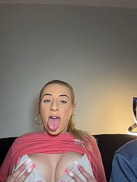 Chat XXX ao vivo de Strongqueen