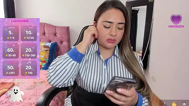 ReyleDoll Adlı Modelin Canlı XXX Sohbeti