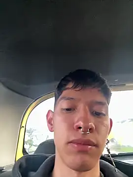 Czat XXX na żywo – heyy_noah11