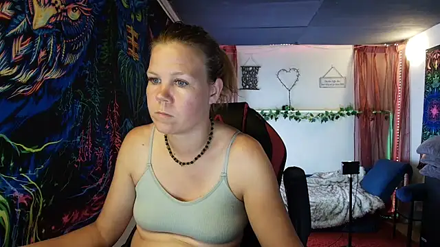 CallMeMaria live XXX chat