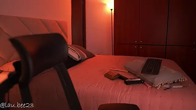Lau_Bee's Live XXX Chat