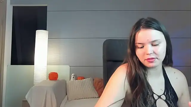 Laraaa_Loom: απευθείας συνομιλία ΧΧΧ