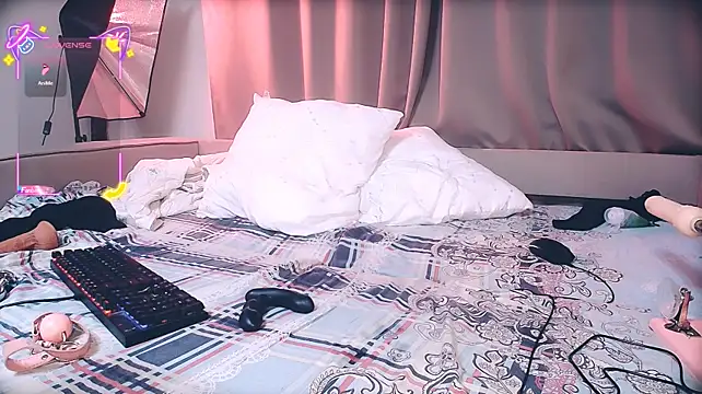Littlepinkcat élő XXX-chatje