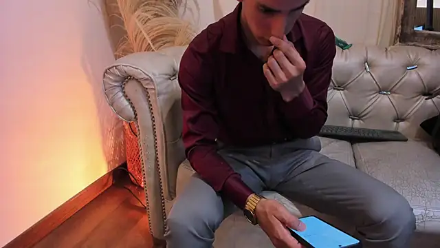 Phillip_Jr: απευθείας συνομιλία ΧΧΧ