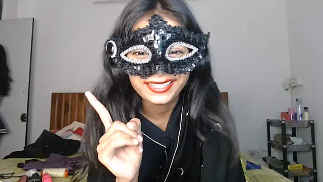 Chat +18 de Virgin_Aisha ao vivo