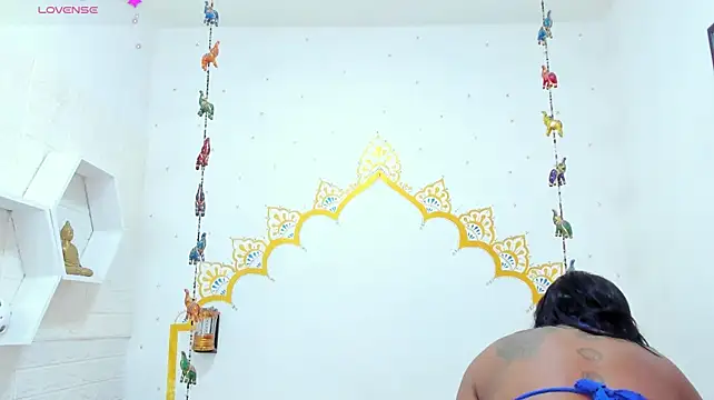 LadyNahir Adlı Modelin Canlı XXX Sohbeti