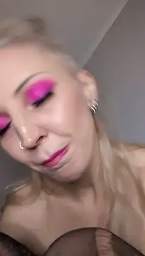 XXX chat uživo modela kittyazora