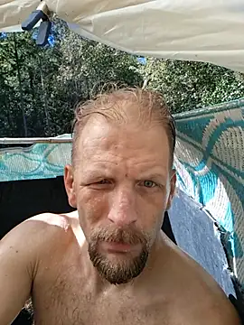 elliot371 – Naživo XXX chat