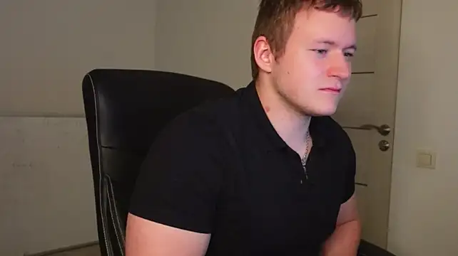 XXX chat uživo modela Richard_Dullas