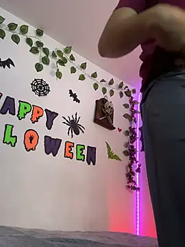 MiaCollinssx élő XXX-chatje