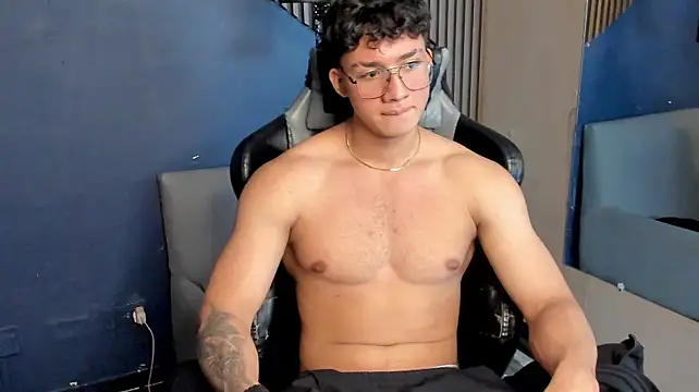 Axxel_Muscle Webcam Show