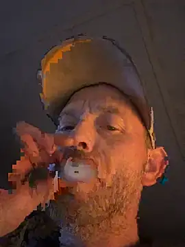 צ'אט XXX בשידור חי של Enjoyedmine