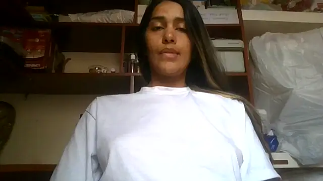 צ'אט XXX בשידור חי של Juanabrunette7