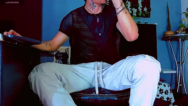 HannibalLester XXX чат на живо