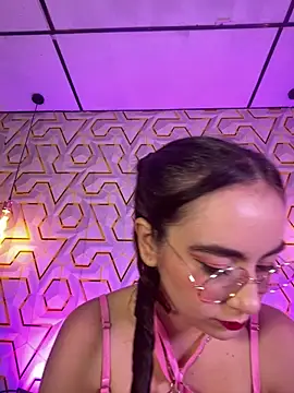 MelanyyJhonson15 Adlı Modelin Canlı XXX Sohbeti