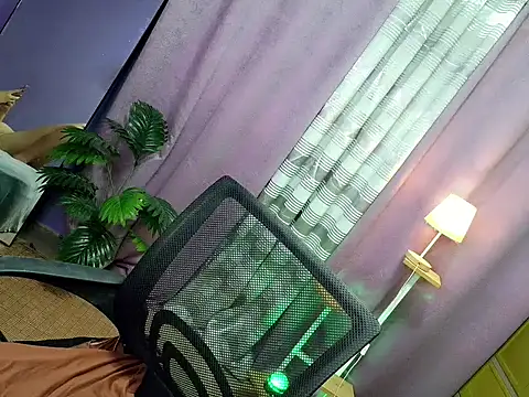 YourSweetSofialoveForever élő XXX-chatje