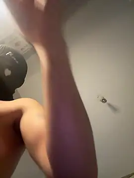 Kissbiceps webkamerás műsora