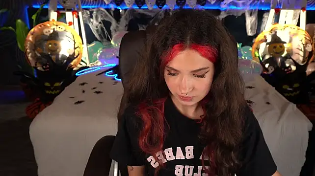 BabyFlowerr élő XXX-chatje