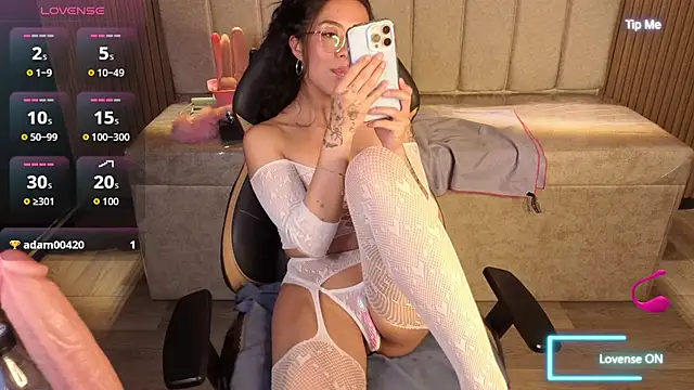 Chat XXX en directo de Lynn_turner