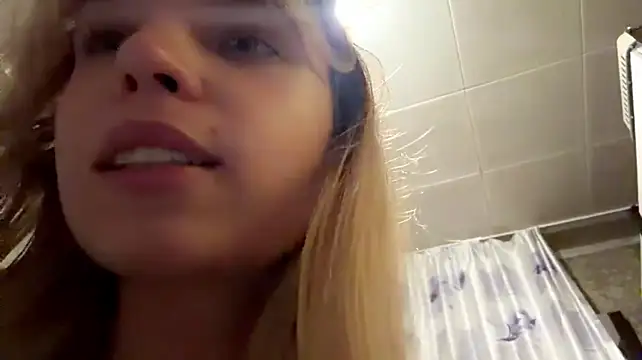 LilliaEhmen's Live XXX Chat