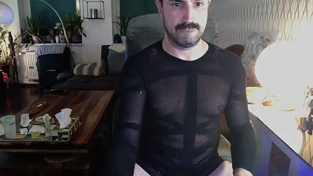 tomz0819 live XXX chat