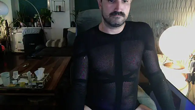 XXX chat uživo modela tomz0819