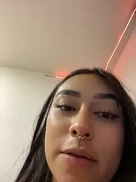ITOKIOO Adlı Modelin Canlı XXX Sohbeti