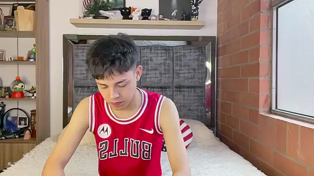 Andy_Belier23 Adlı Modelin Canlı XXX Sohbeti