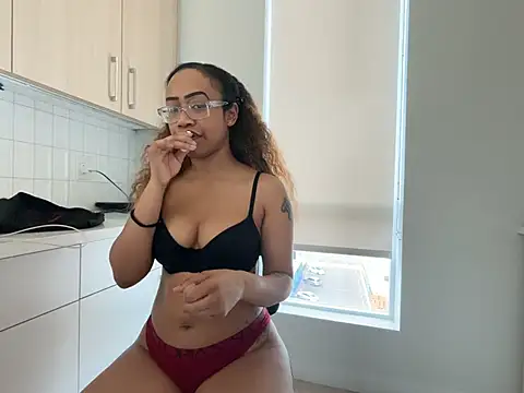ReeseZen's Live XXX Chat