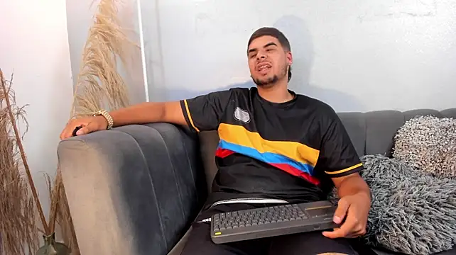 ThiagoBlake Live XXX-chat