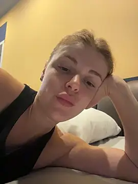 צ'אט XXX בשידור חי של HarrietDart