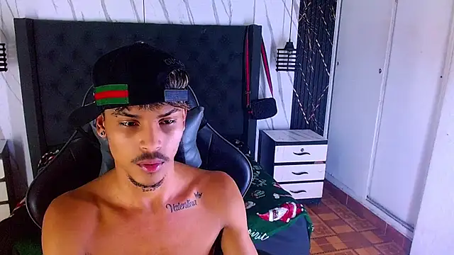 Angel_foxc13 Chat XXX in diretta