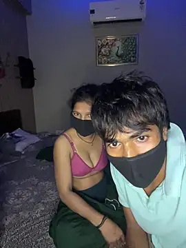 horny_ritika élő XXX-chatje