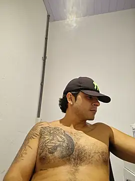moreno18rn's Live XXX Chat