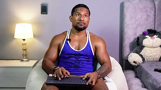 CallumMuscle's Live XXX Chat