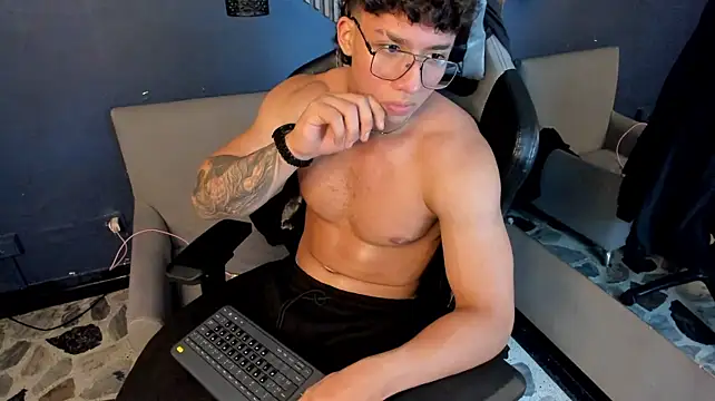 Chat XXX en directo de Axxel_Muscle