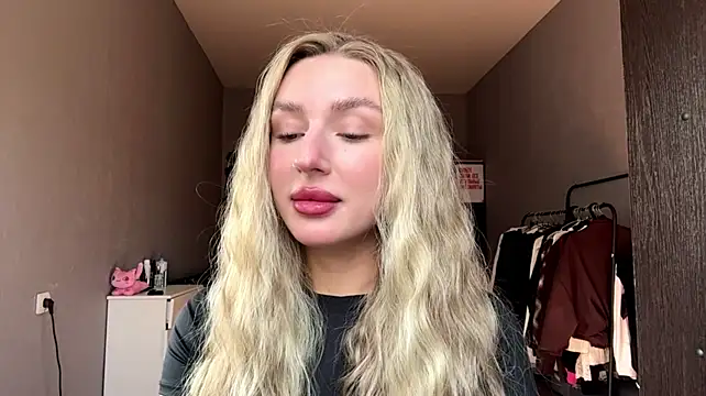 XXX chat uživo modela TericaEllermann