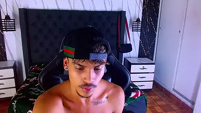 Angel_foxc13 Webcam show