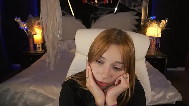 LizzaMoonn XXX чат на живо
