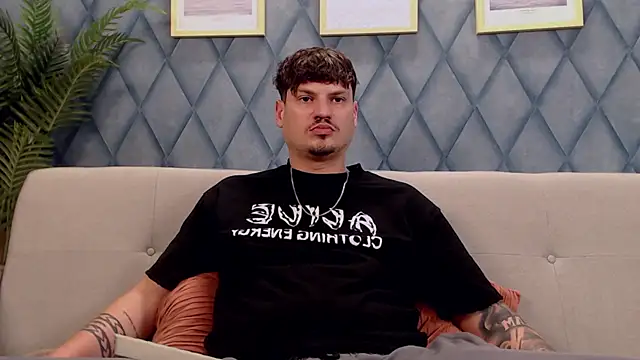 แชท XXX สดของ marioalessio