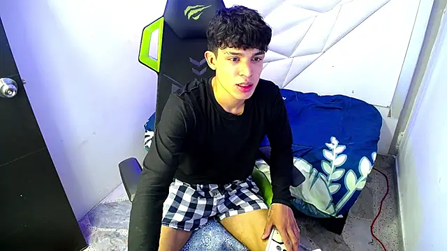 Liom_Gym élő XXX-chatje