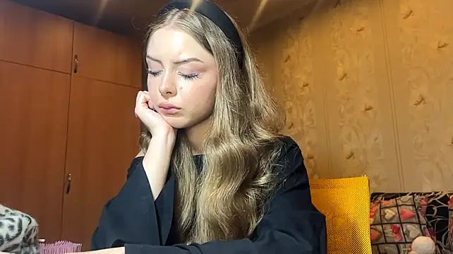 DelcieLipari Live XXX-Chat
