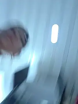 VALENTINA_SSQUIRT élő XXX-chatje