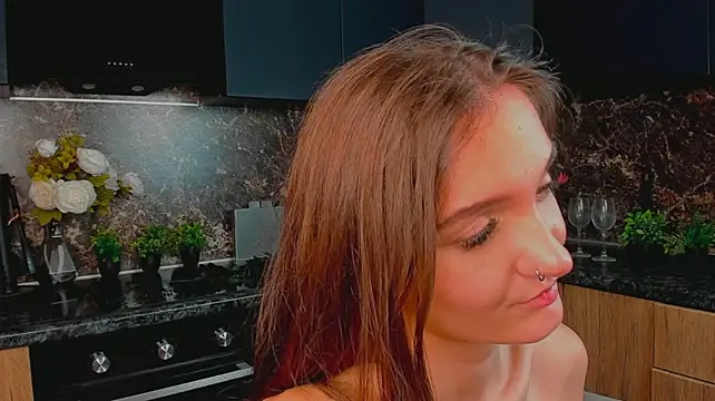 MieliaLi élő XXX-chatje