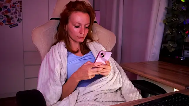 Liuba_Fox élő XXX-chatje