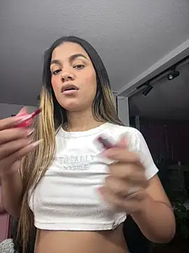 XXX chat uživo modela AngelPinkk_