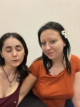 Chat +18 de nahida77 ao vivo