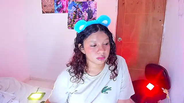 Živý XXX chat Emily_Coper18
