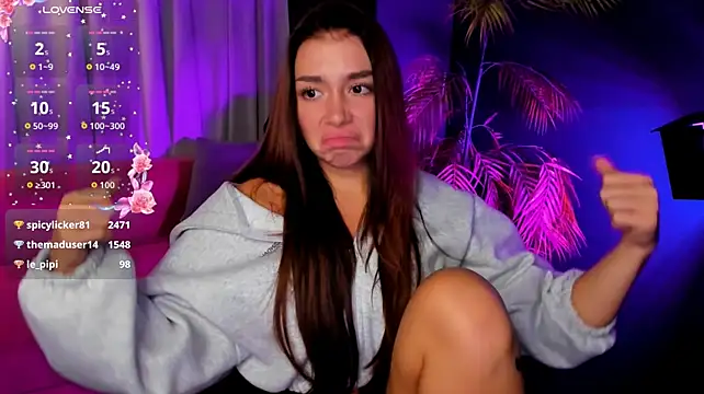 Chatroom XXX en direct de KiaraKiy
